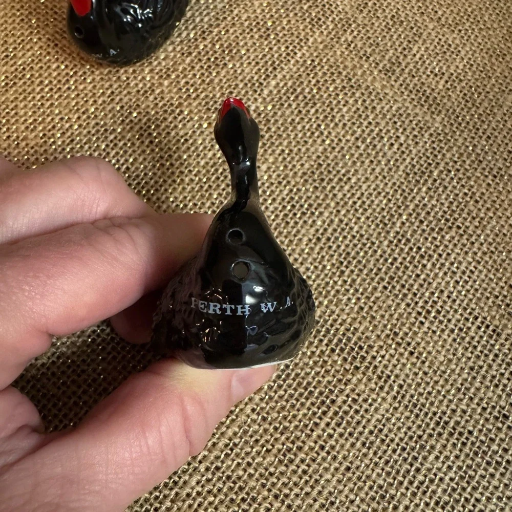Vintage Perth Western Australia Black Swans Salt Pepper Shakers